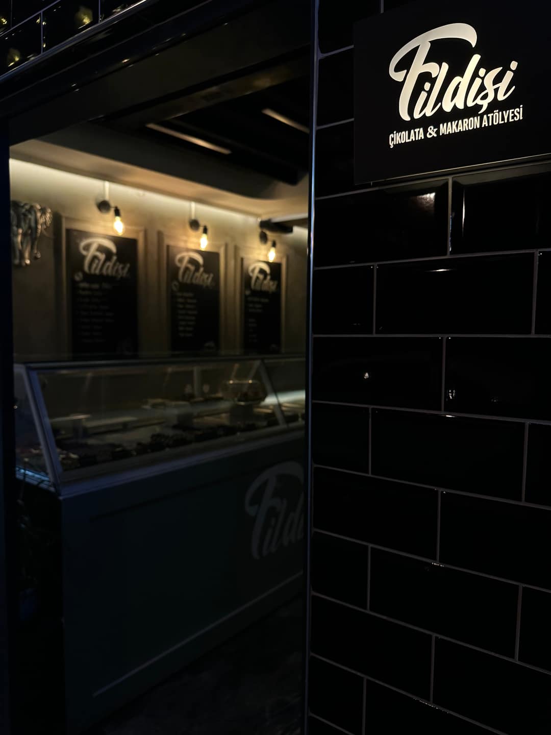 Fildişi Chocolate & Macaron Atelier — handmade chocolate and macaron 8