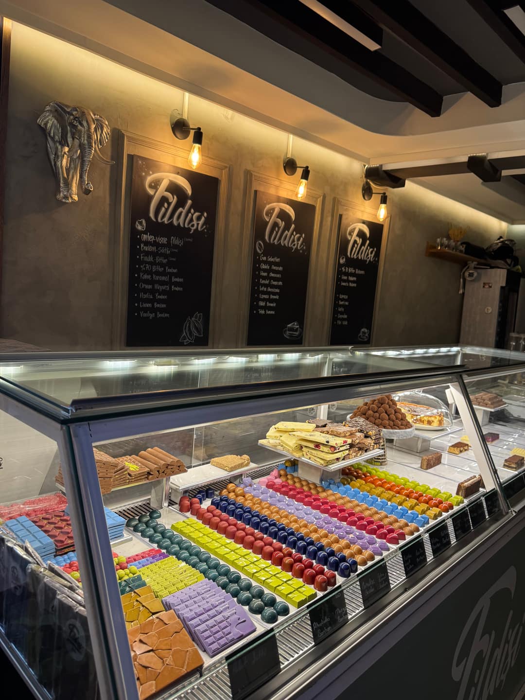 Fildişi Chocolate & Macaron Atelier — handmade chocolate and macaron 13
