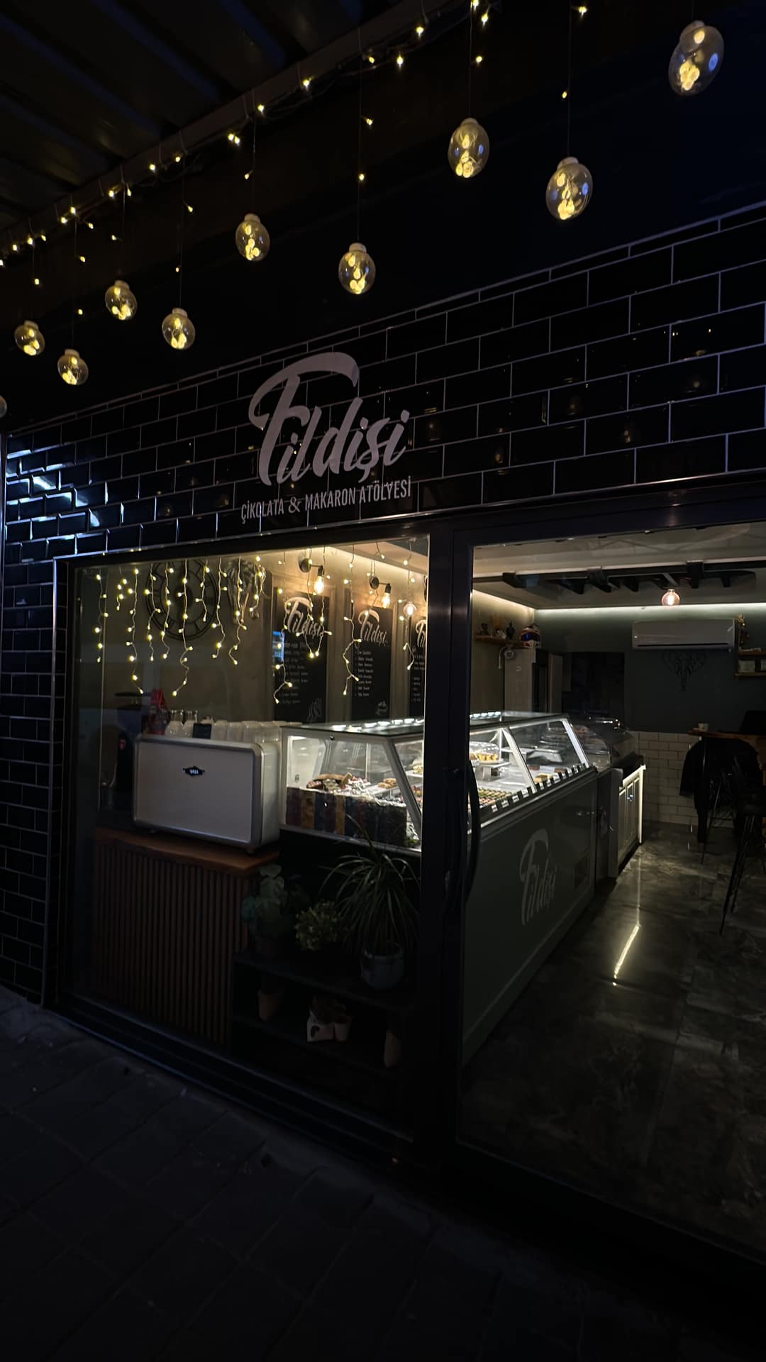 Fildişi Chocolate & Macaron Atelier — handmade chocolate and macaron 14